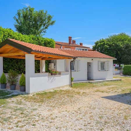Awesome Home In Zminj With Wifi Exterior photo