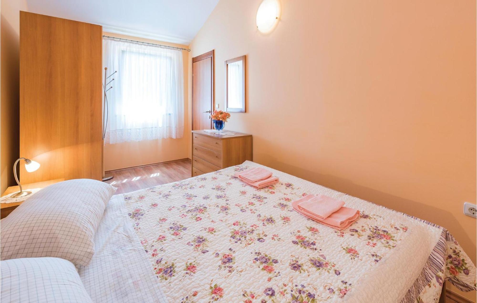 Awesome Home In Zminj With Wifi Exterior photo